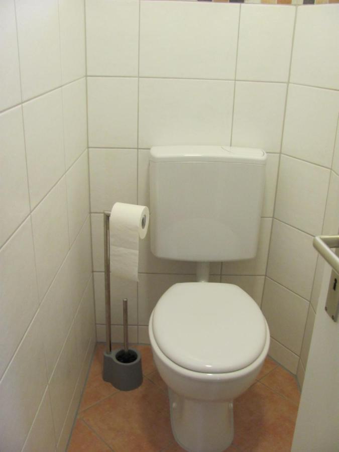 #1Gemuetliches Ruhiges Sonniges Balkonzimmer Mit Gemeinschaftsbad W-Lan Airport Nah Late Night Check In Haus Nr 9,5 Trunkelsberg Bagian luar foto