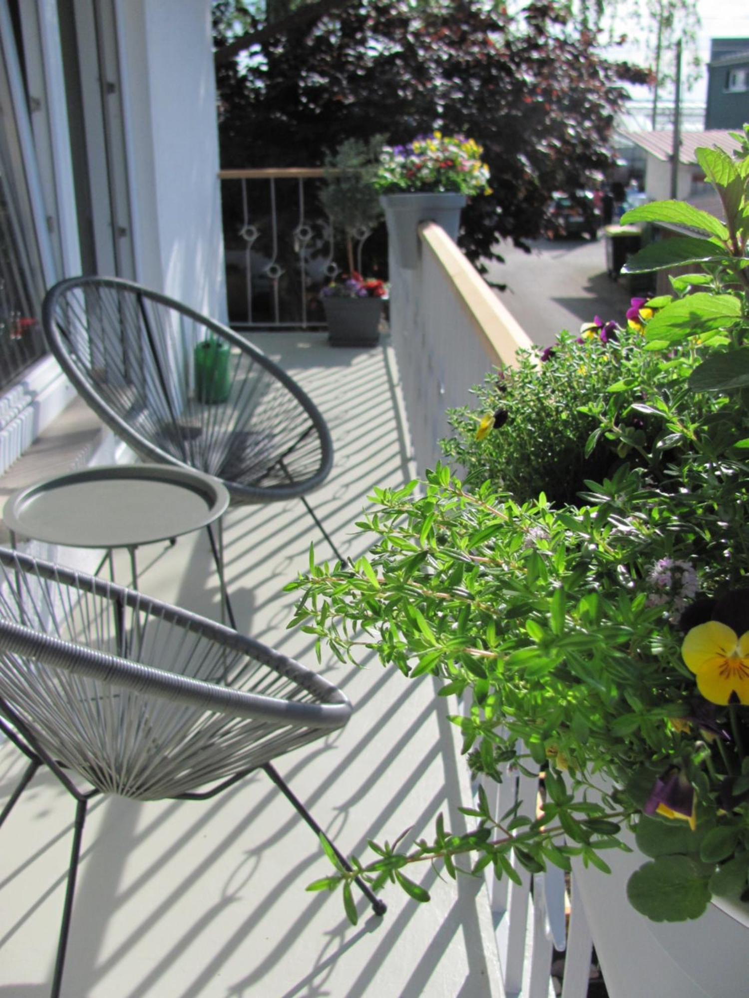 #1Gemuetliches Ruhiges Sonniges Balkonzimmer Mit Gemeinschaftsbad W-Lan Airport Nah Late Night Check In Haus Nr 9,5 Trunkelsberg Bagian luar foto